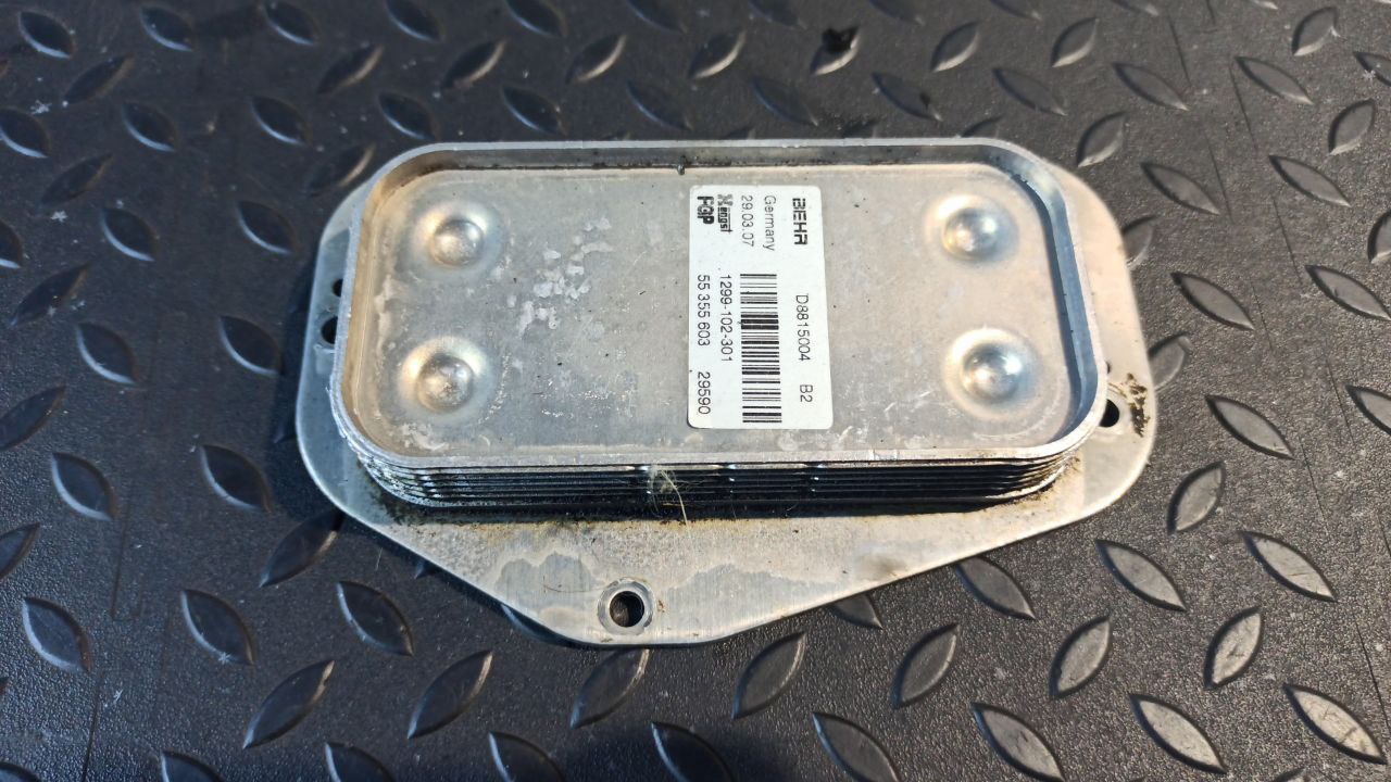 Радиатор масляный (Теплообменник) Opel Zafira/B 2005-2014