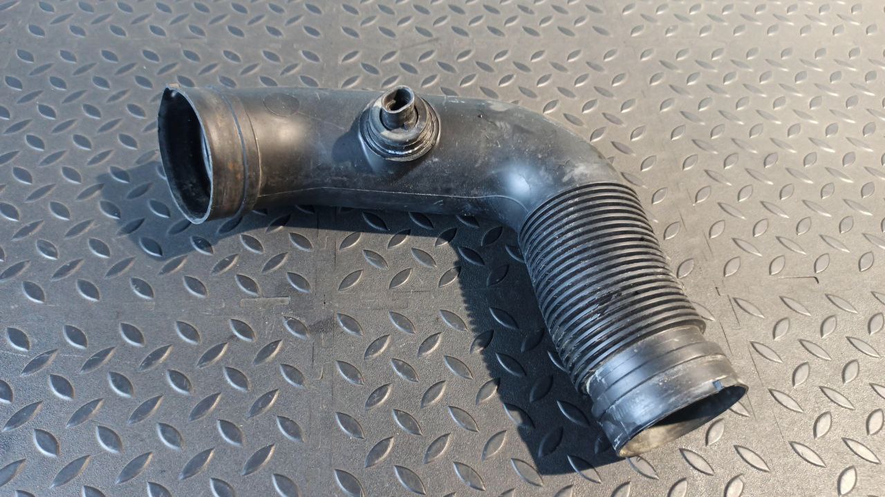 Патрубок воздушного фильтра Opel Zafira/B 2005-2014