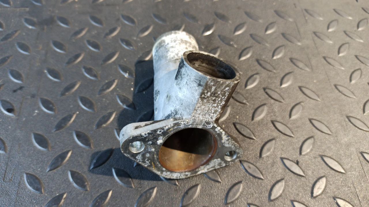 Крышка термостата Opel Zafira/B 2005-2014