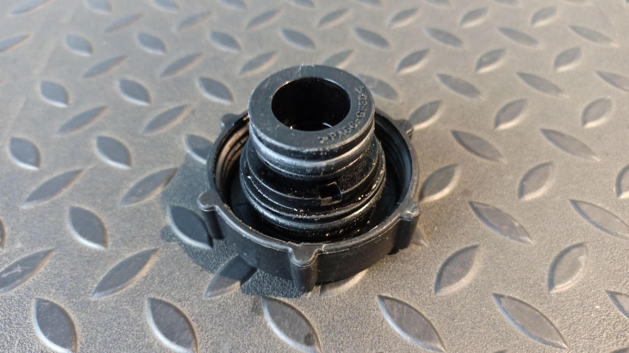 Крышка расширительного бачка Ford Mondeo/3 2000-2007