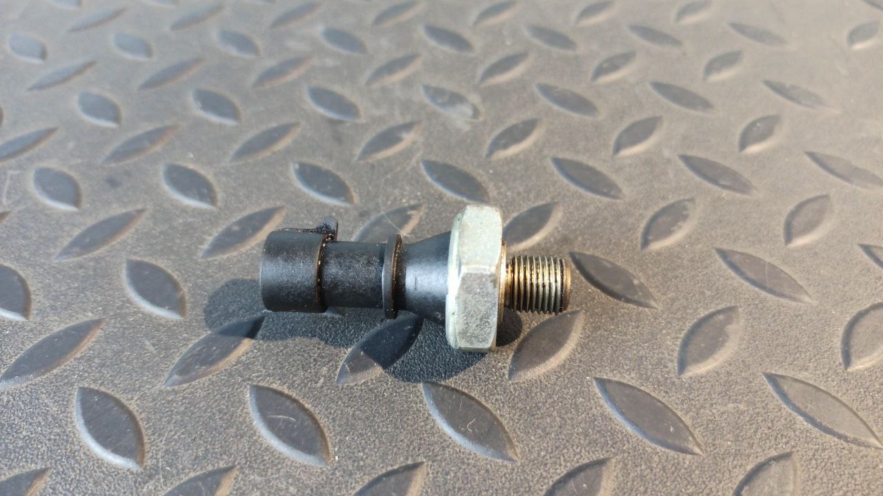 Датчик давления масла Opel Zafira/B 2005-2014