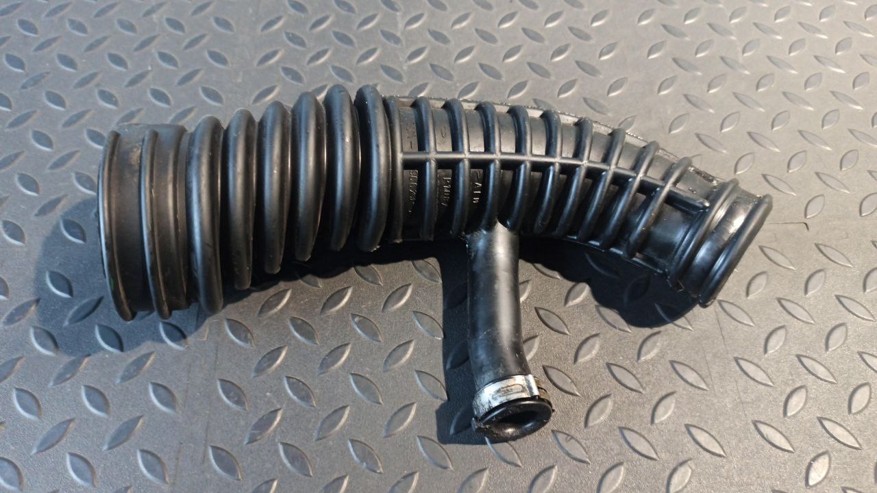 Патрубок воздушного фильтра Ford Mondeo/3 2000-2007