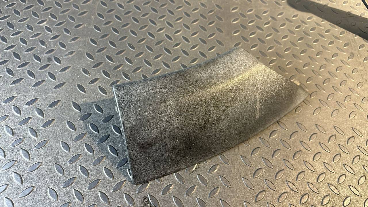 Накладка крыла задняя правая Land Rover Freelander 1998-2006