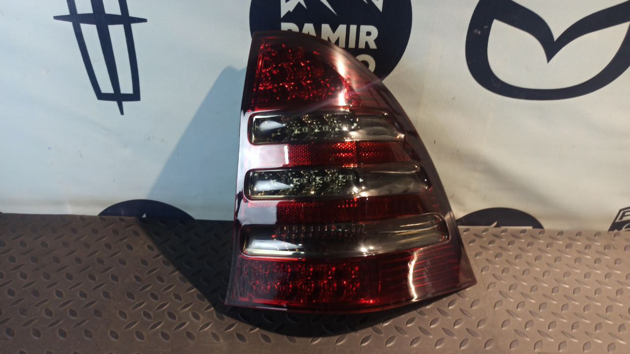 Фонарь задний правый Mercedes C/W203 2000-2008