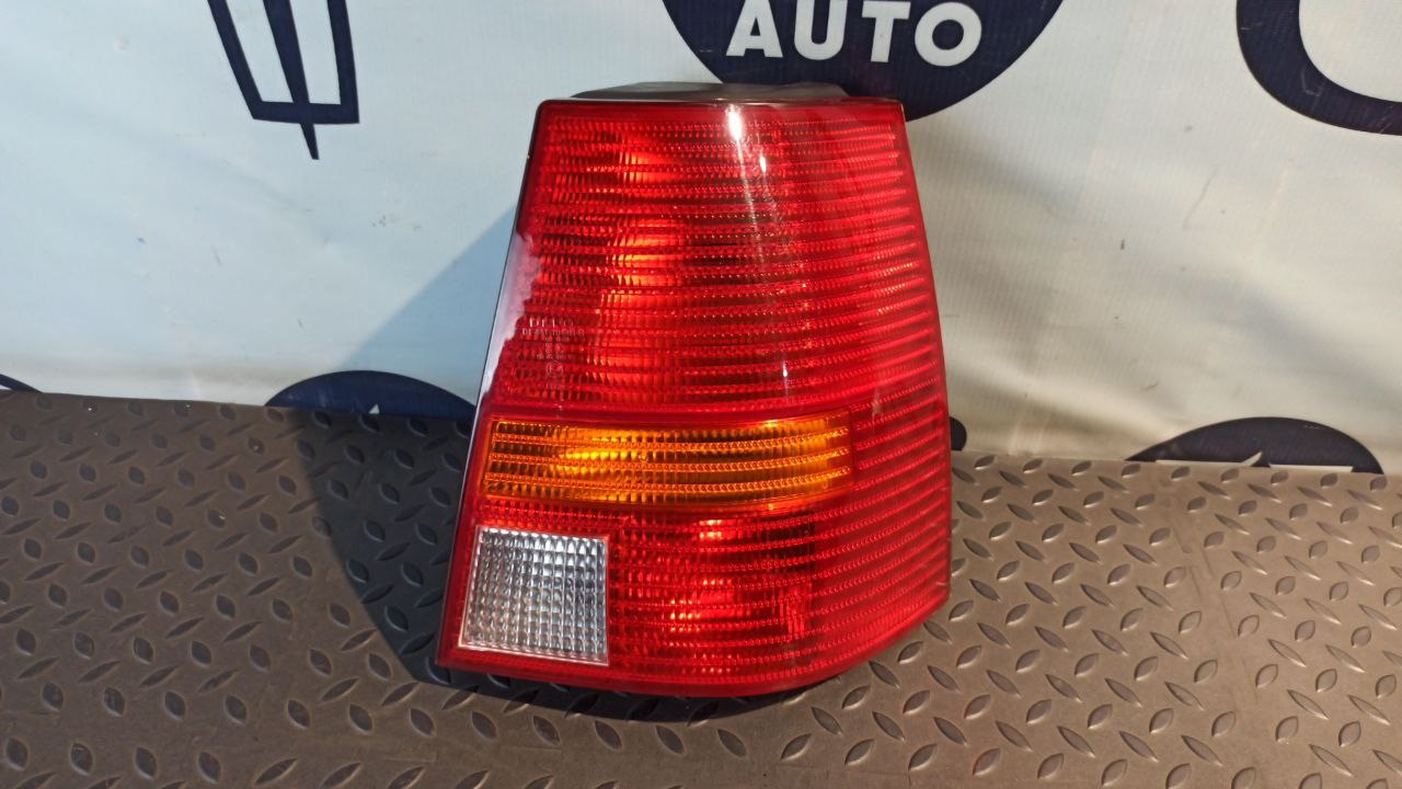 Фонарь задний правый Volkswagen Golf/4 1997-2006