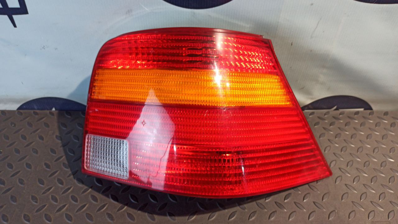 Фонарь задний правый Volkswagen Golf/4 1997-2006
