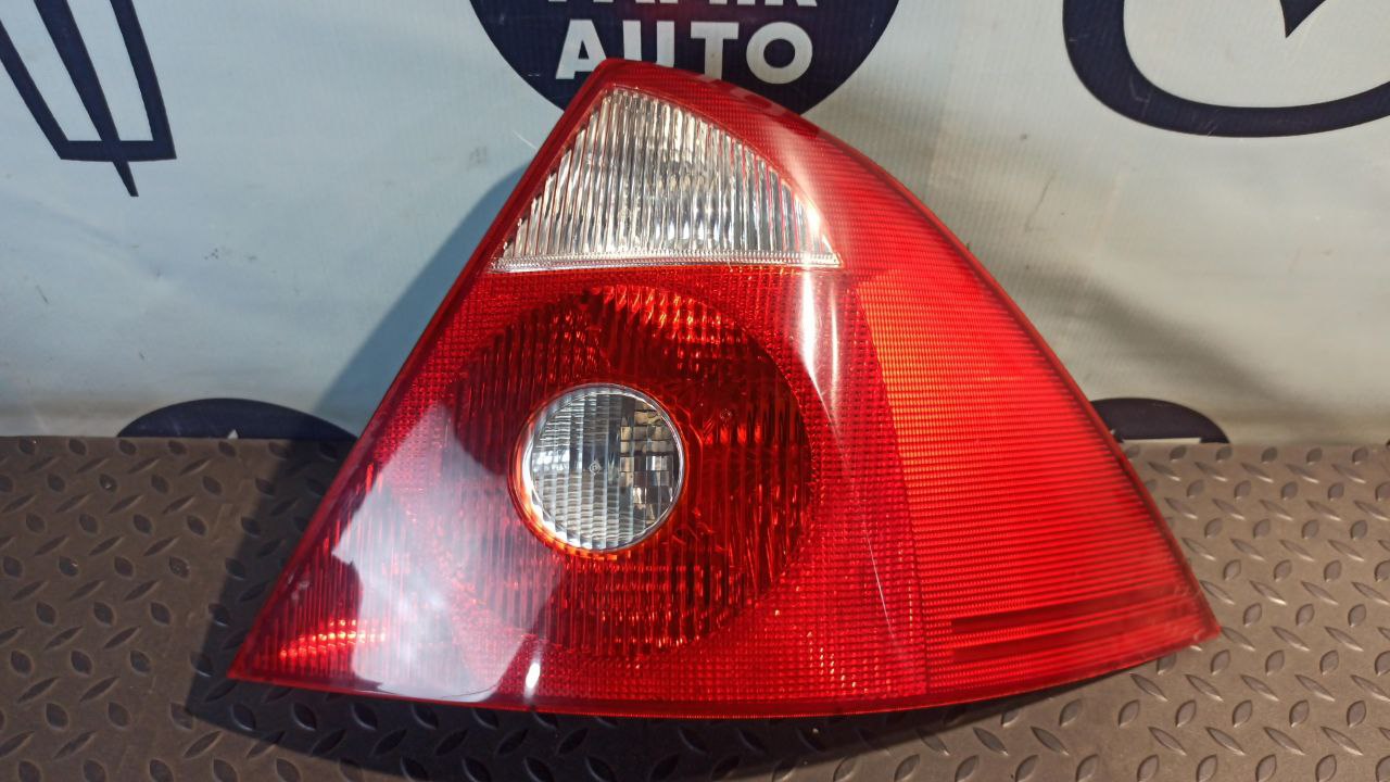 Фонарь задний правый Ford Mondeo/3 2000-2007