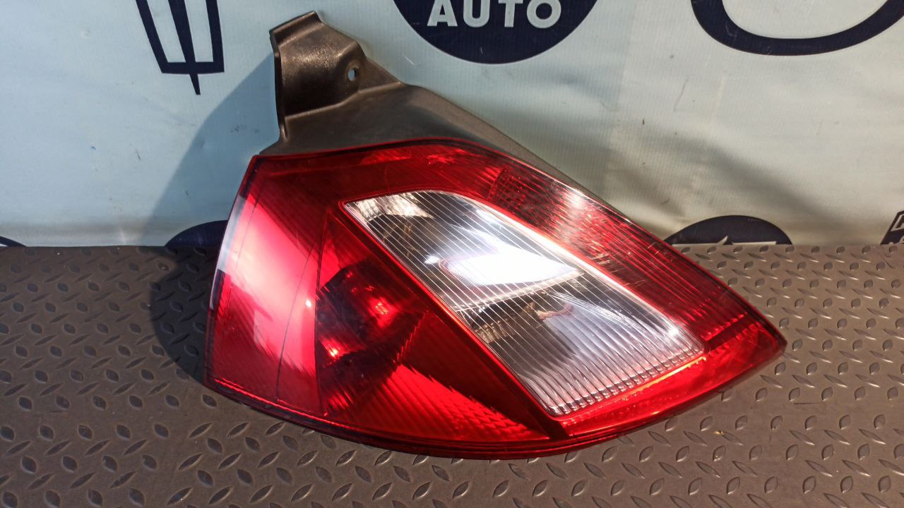Фонарь задний левый Renault Megane/2 2002-2009