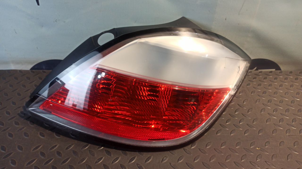 Фонарь задний правый Opel Astra/H 2004-2014