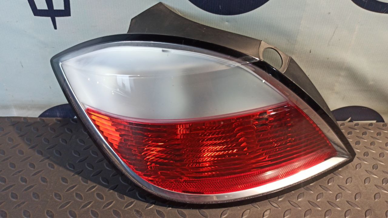 Фонарь задний левый Opel Astra/H 2004-2014