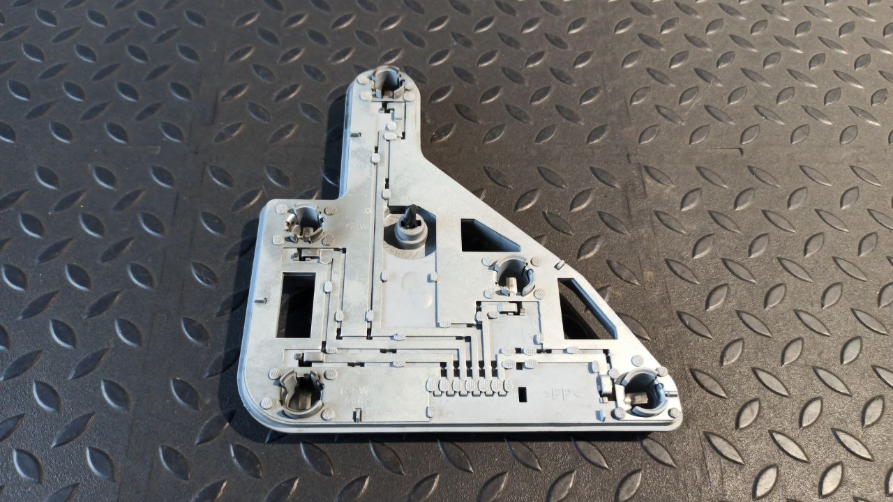 Плата заднего фонаря левая Mercedes C/W203 2000-2008