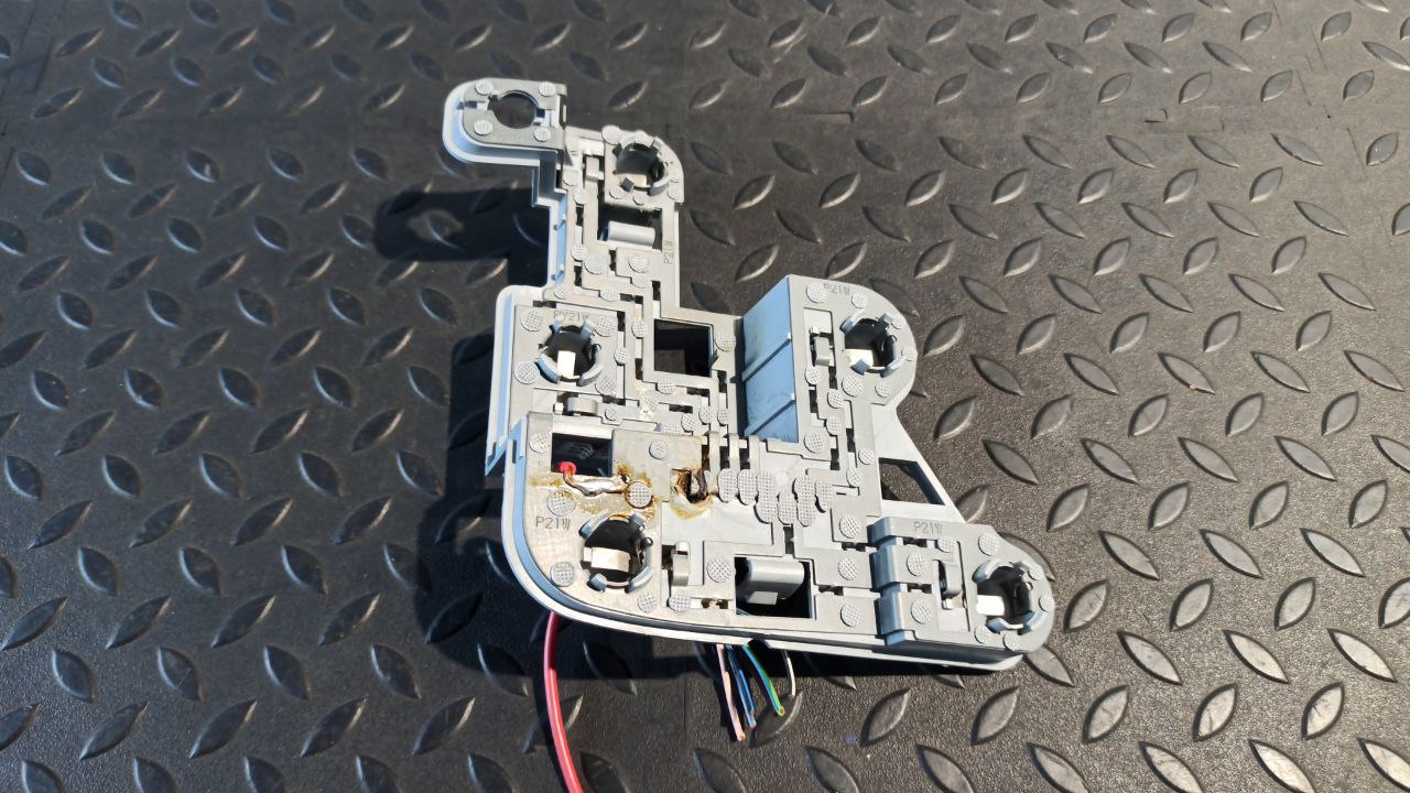 Плата заднего фонаря левая Mercedes C/W204 2006-2015