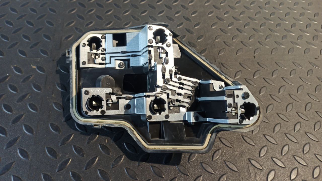 Плата заднего фонаря левая Opel Astra/H 2004-2014