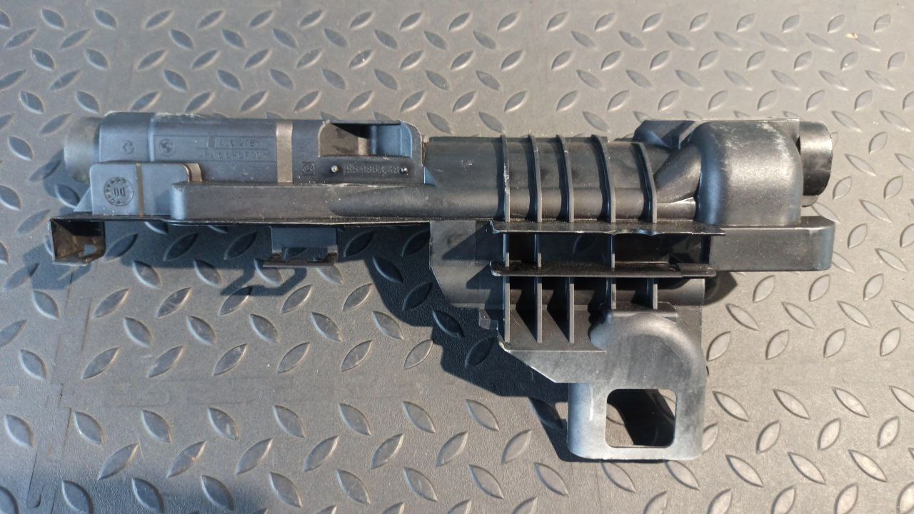 Кронштейн радиатора правый BMW 3/E46 1998-2007