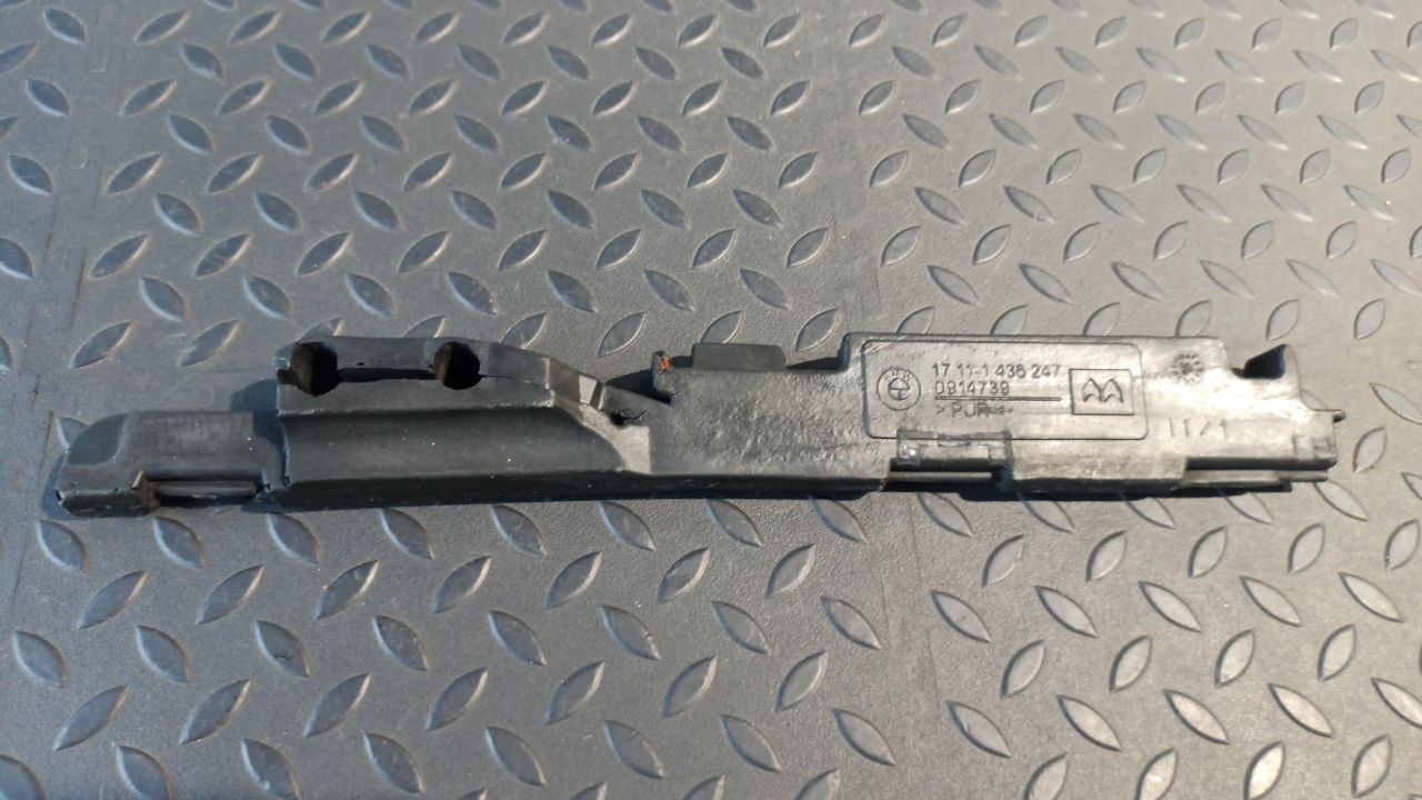 Уплотнитель кронштейна радиатора левый BMW 3/E46 1998-2007