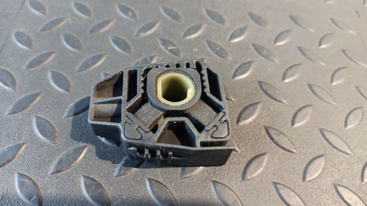 Кронштейн радиатора Volkswagen Golf/4 1997-2006