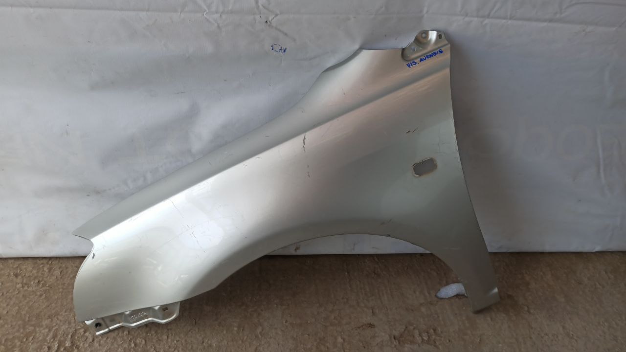 Крыло переднее левое Toyota Avensis/2 2003-2009