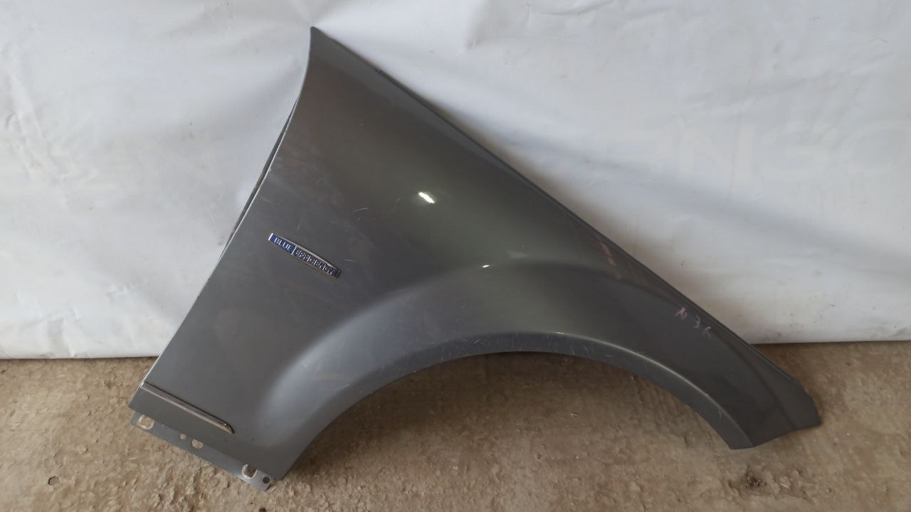 Крыло переднее правое Mercedes C/W204 2006-2015