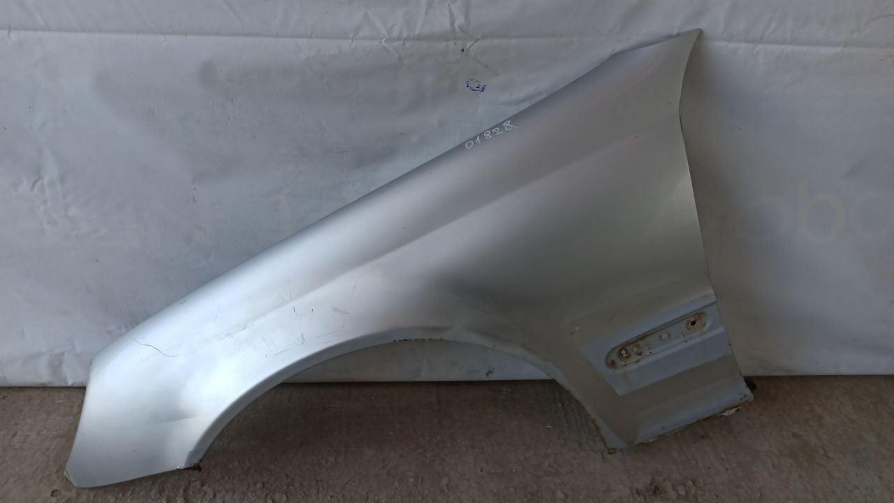 Крыло переднее левое Mercedes C/W203 2000-2008