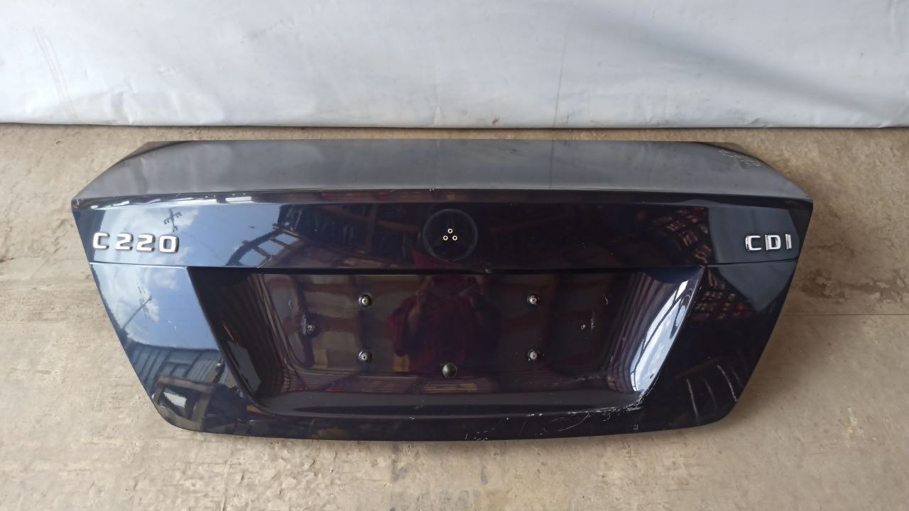 Крышка багажника Mercedes C/W204 2006-2015