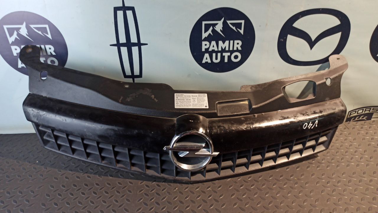 Решетка радиатора Opel Astra/H 2004-2014