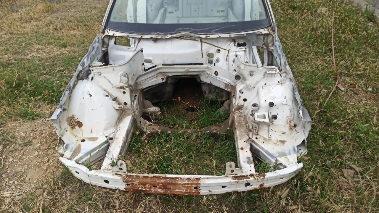 Усилитель бампера передний Mercedes C/W202 1993-2001