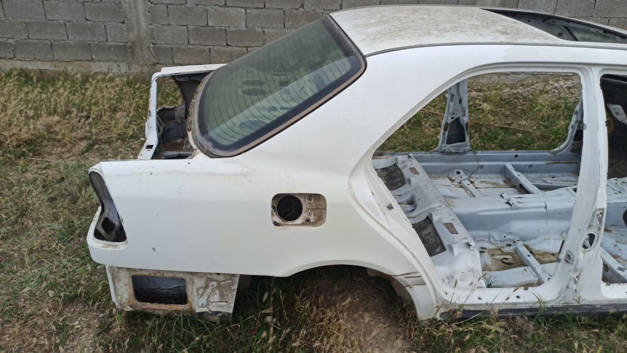 Крыло заднее правое Mercedes C/W202 1993-2001