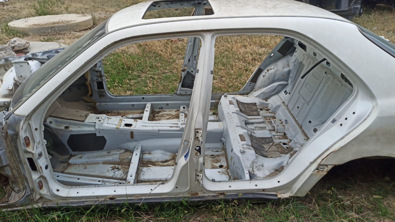 Стойка кузова левая Mercedes C/W202 1993-2001