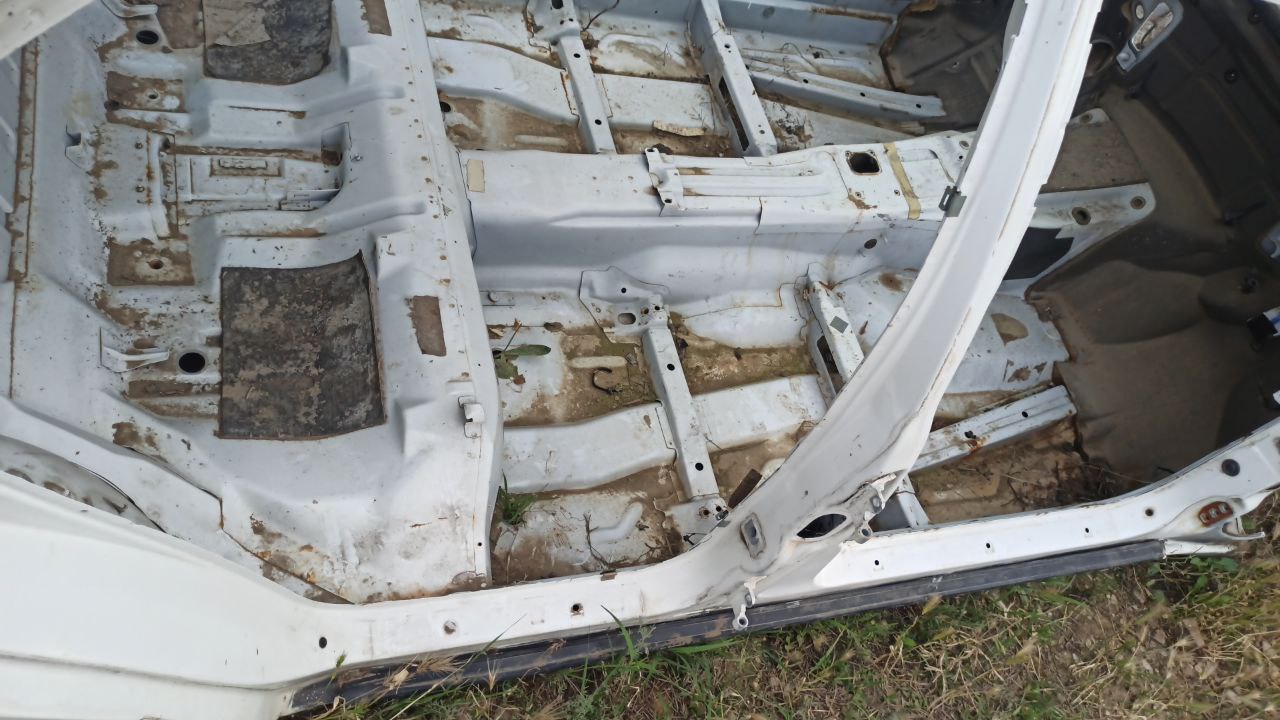 Пол Mercedes C/W202 1993-2001