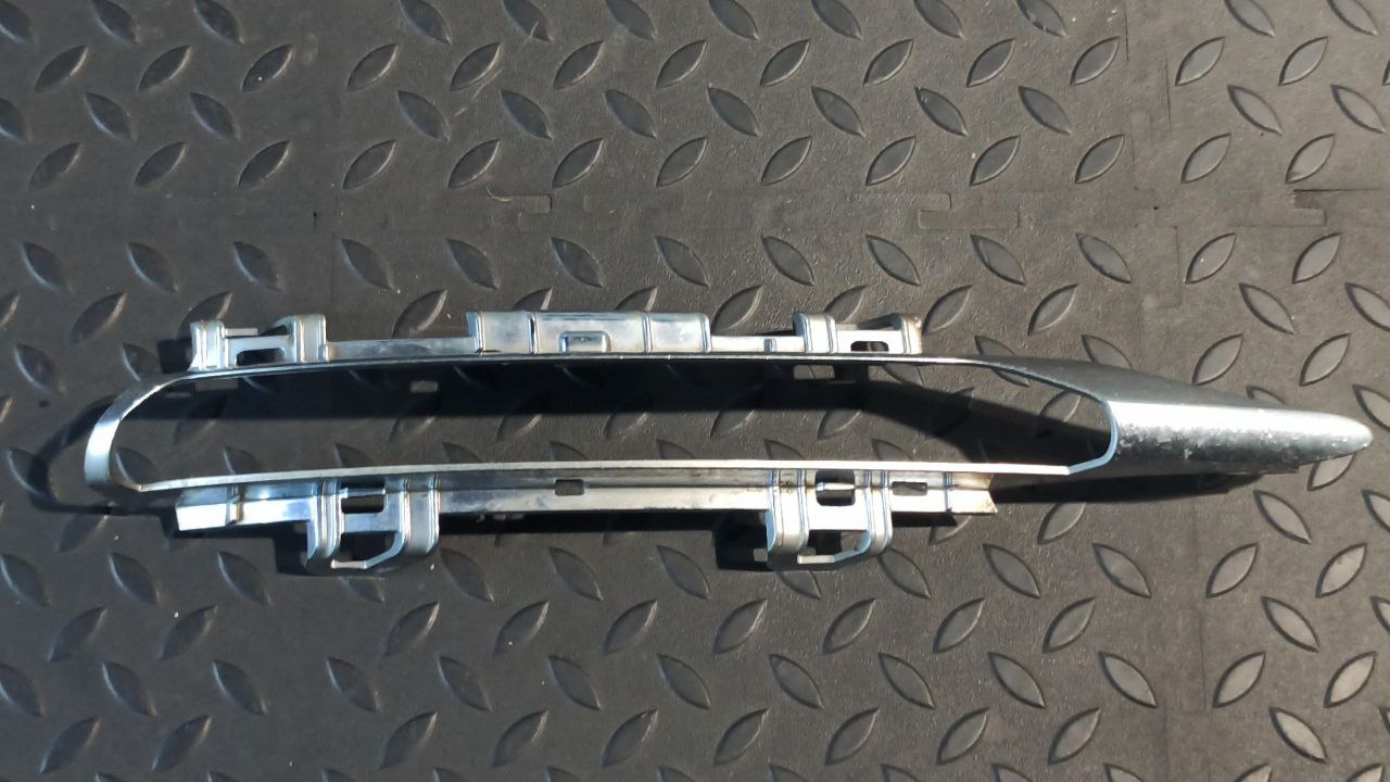 Накладка ходового огня правая Mercedes C/W204 2006-2015