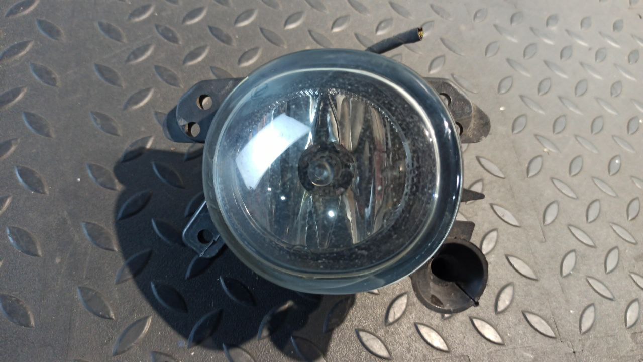 Фара противотуманная левая Mercedes C/W204 2006-2015