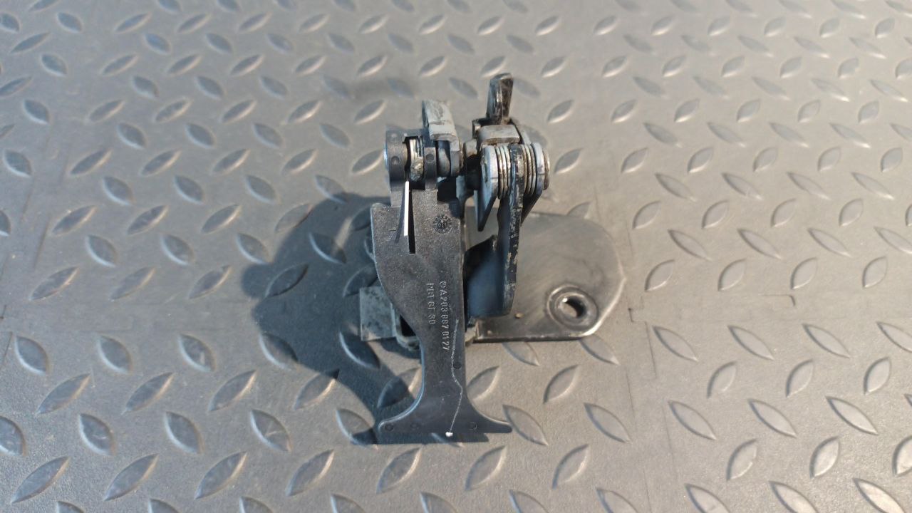 Замок капота Mercedes C/W203 2000-2008