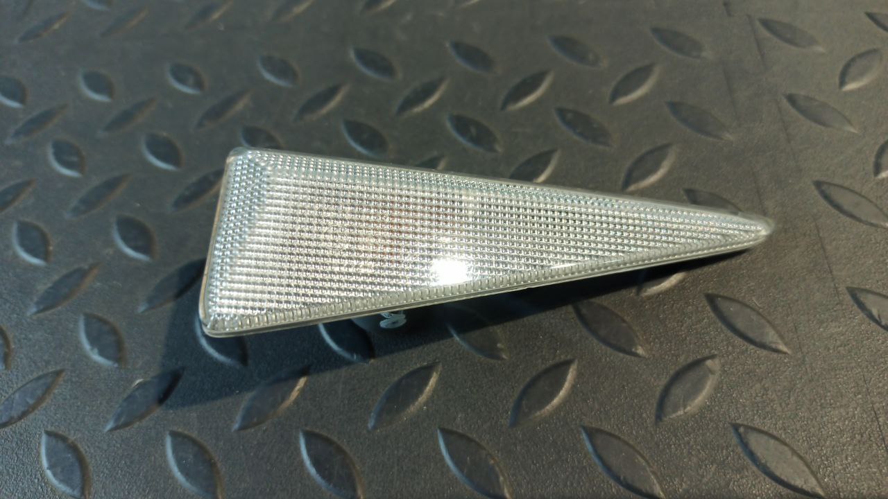Повторитель поворота правый Renault Megane/2 2002-2009