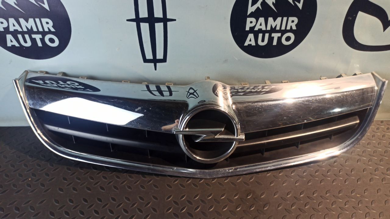 Решетка радиатора Opel Signum 2003-2008