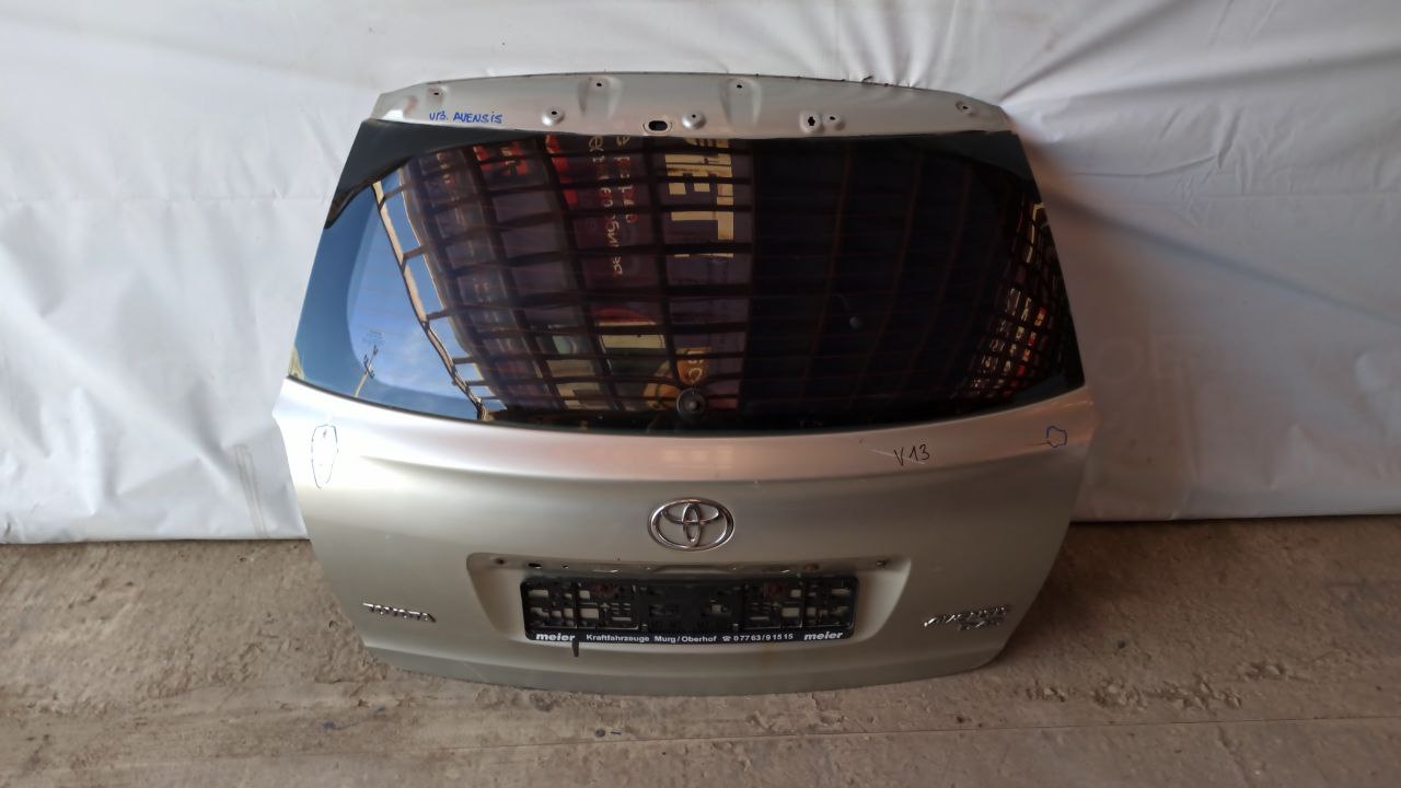 Дверь багажника Toyota Avensis/2 2003-2009