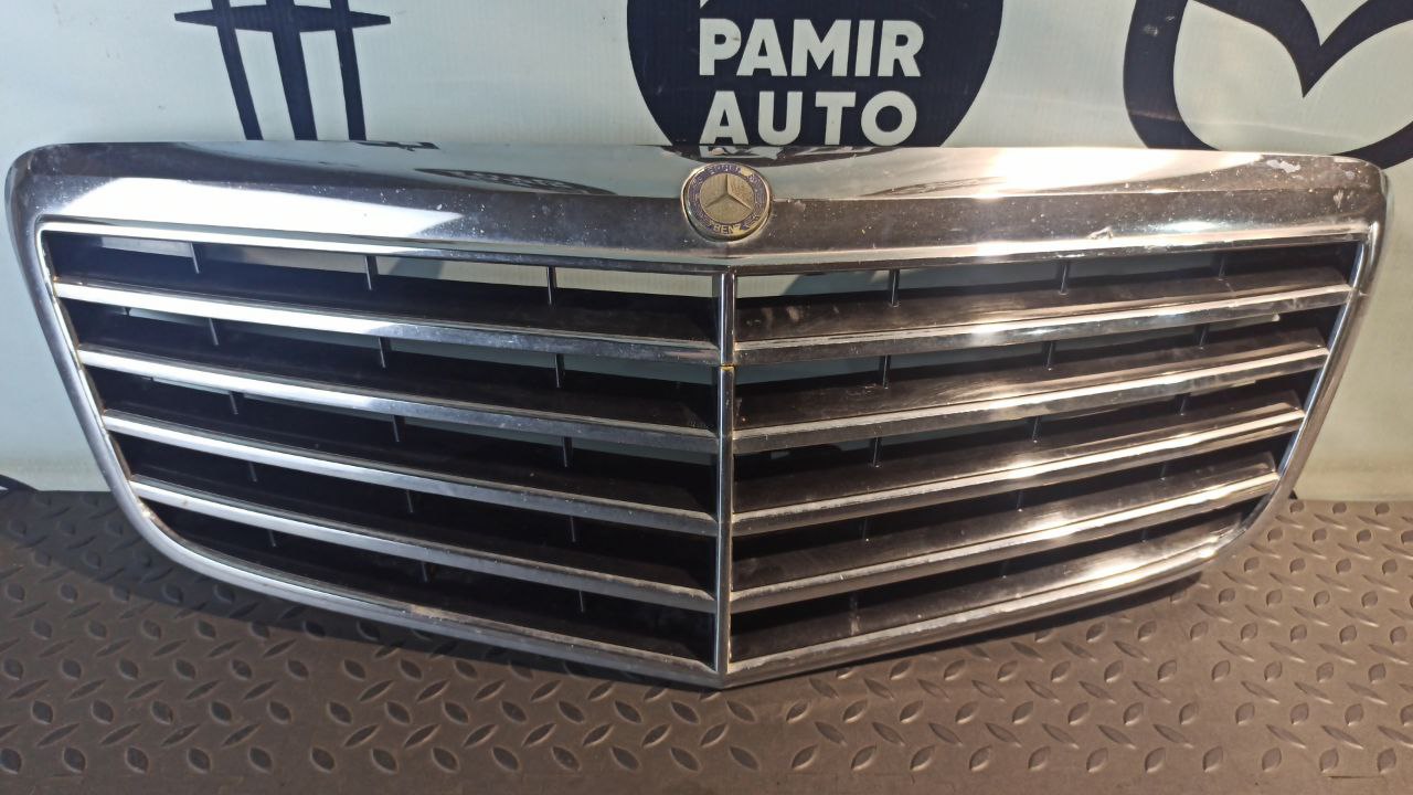 Решетка радиатора Mercedes E/W211 2002-2009
