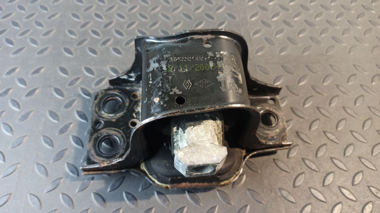Опора двигателя Renault Megane/2 2002-2009