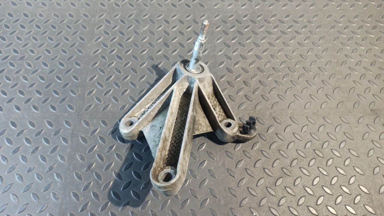 Кронштейн КПП Renault Megane/2 2002-2009