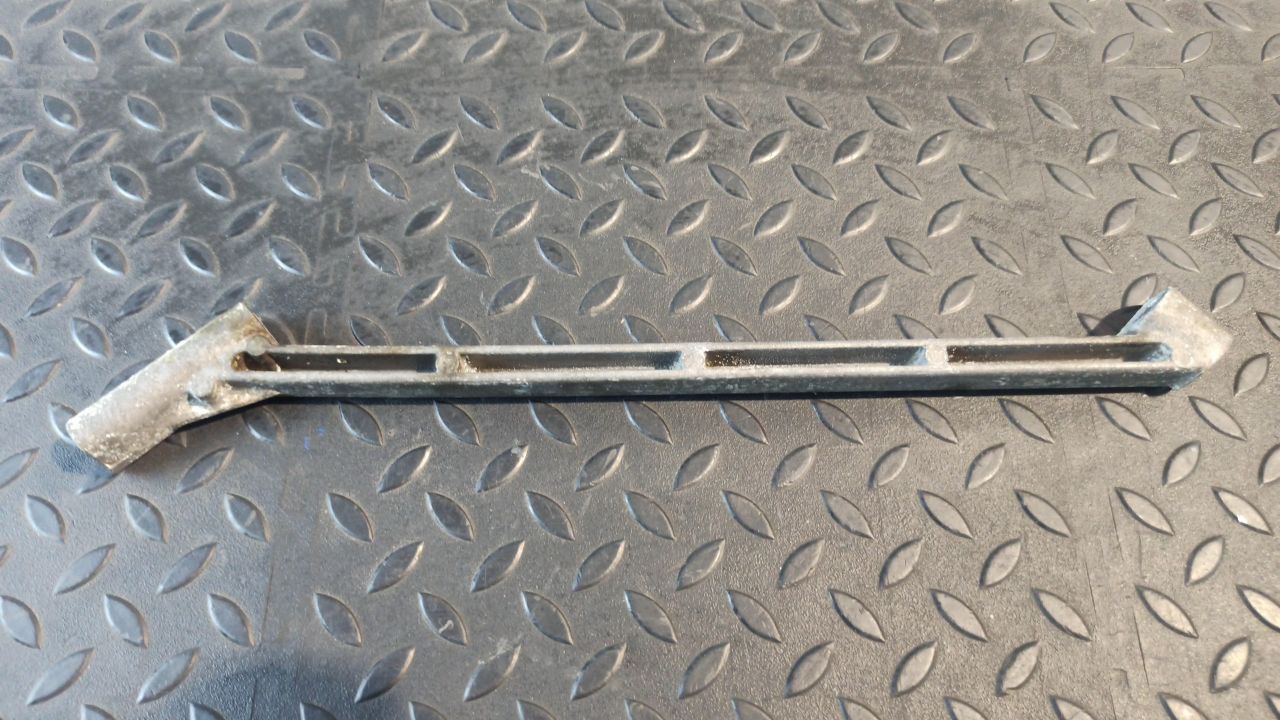 Кронштейн генератора Renault Megane/2 2002-2009