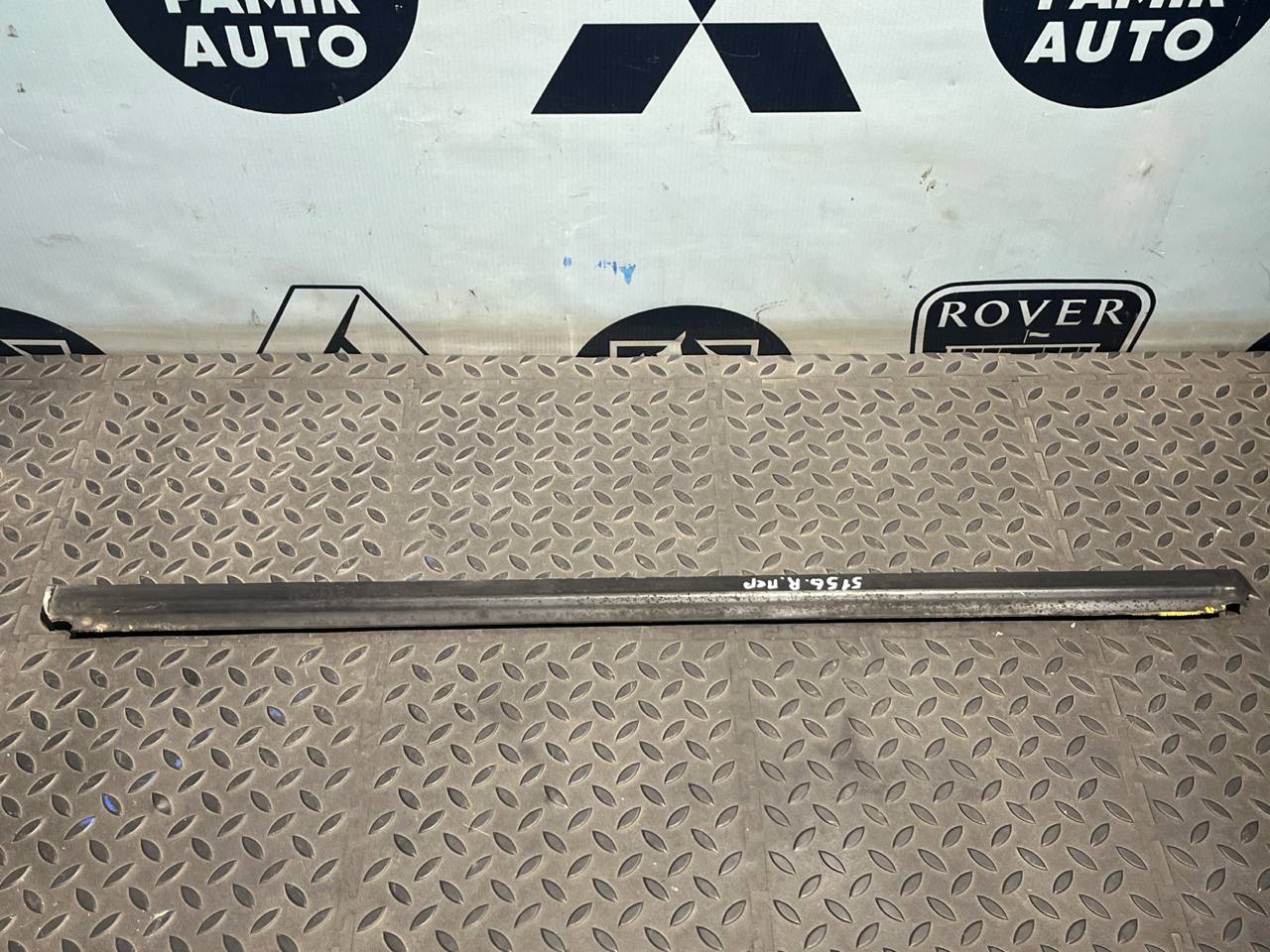 Уплотнитель двери передний правый Mercedes Vito/W639 2003-2014