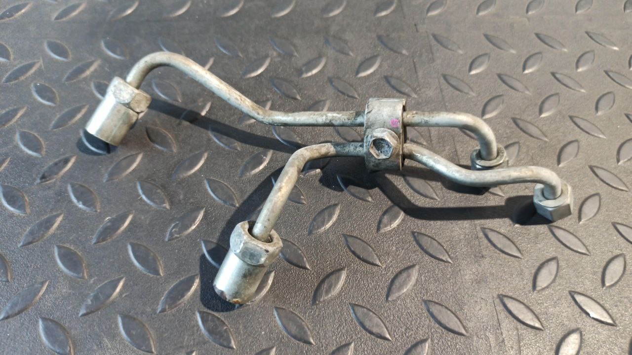 Трубка топливная Toyota Avensis/2 2003-2009