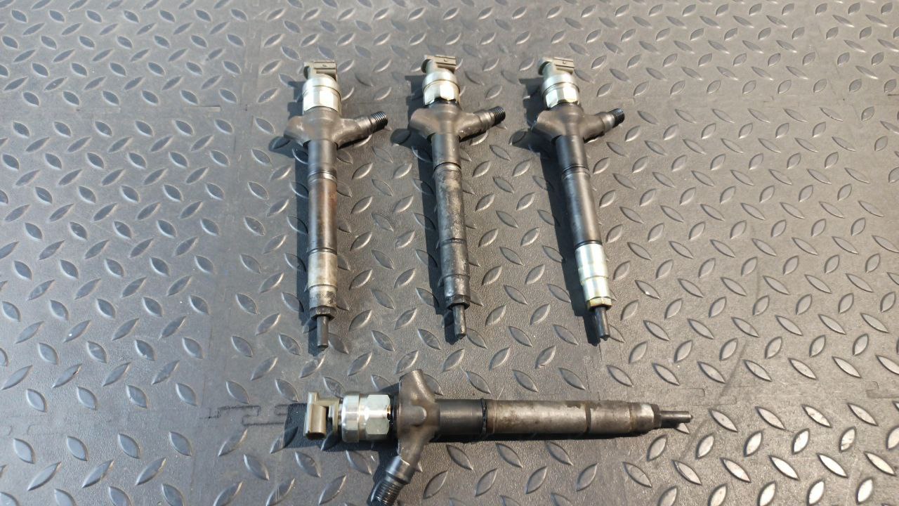 Форсунка дизельная Toyota Avensis/2 2003-2009