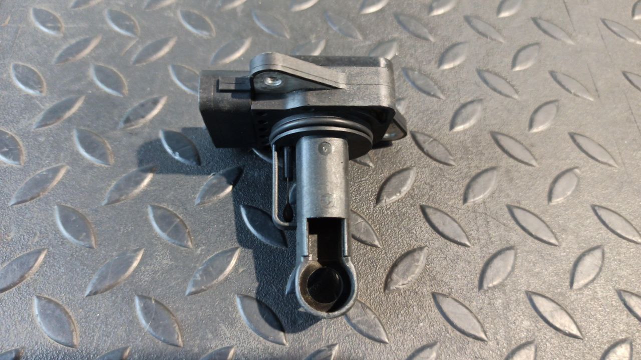 Расходомер (ДМРВ) Toyota Avensis/2 2003-2009