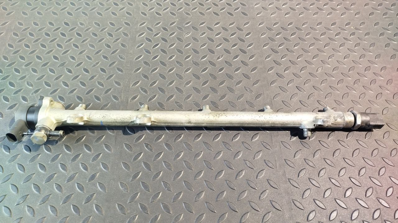 Рампа топливная Mercedes M/W163 1997-2005