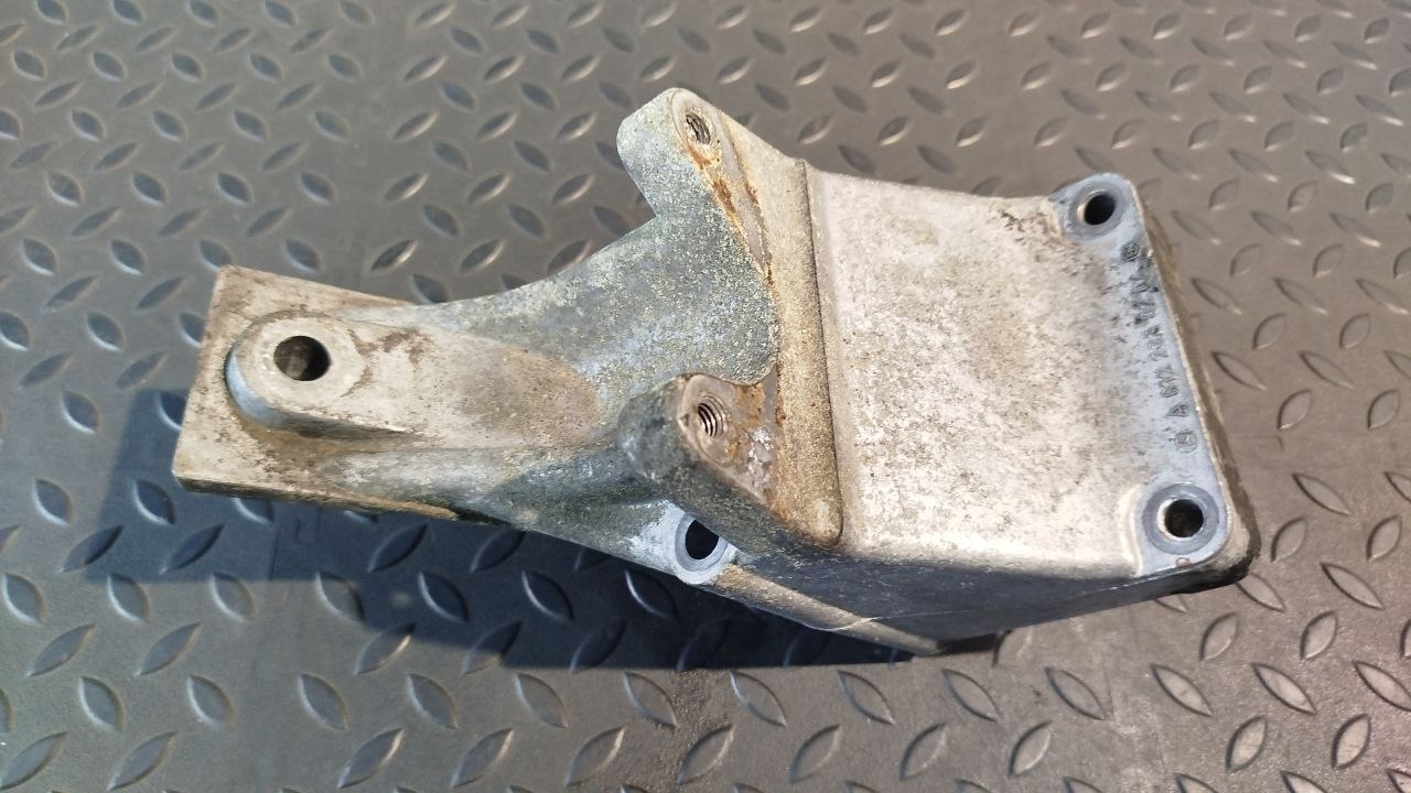 Кронштейн двигателя Mercedes M/W163 1997-2005