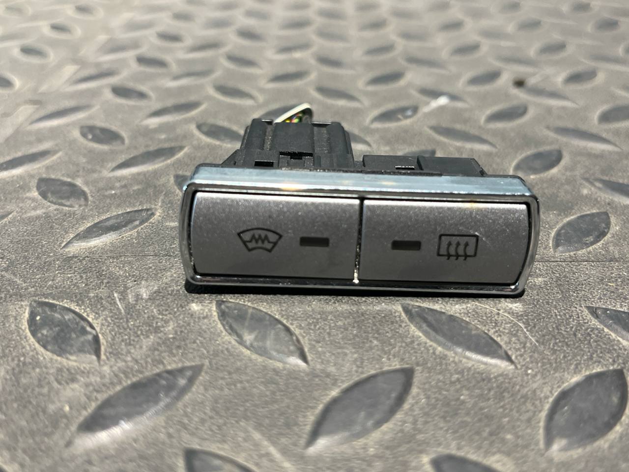 Кнопка обогрева заднего стекла Ford Mondeo/3 2000-2007