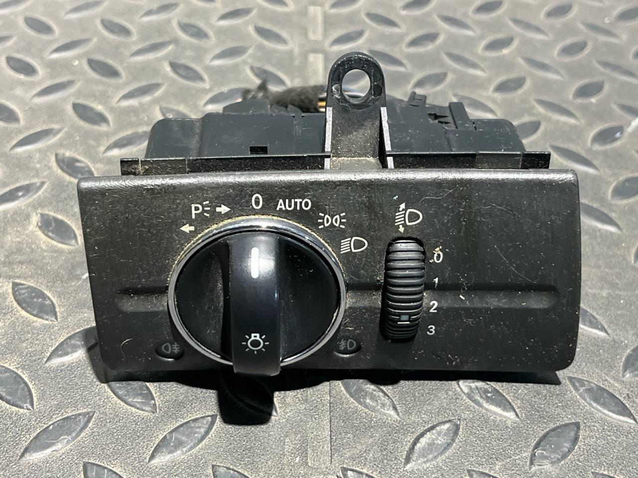 Переключатель света фар Mercedes E/W211 2002-2009