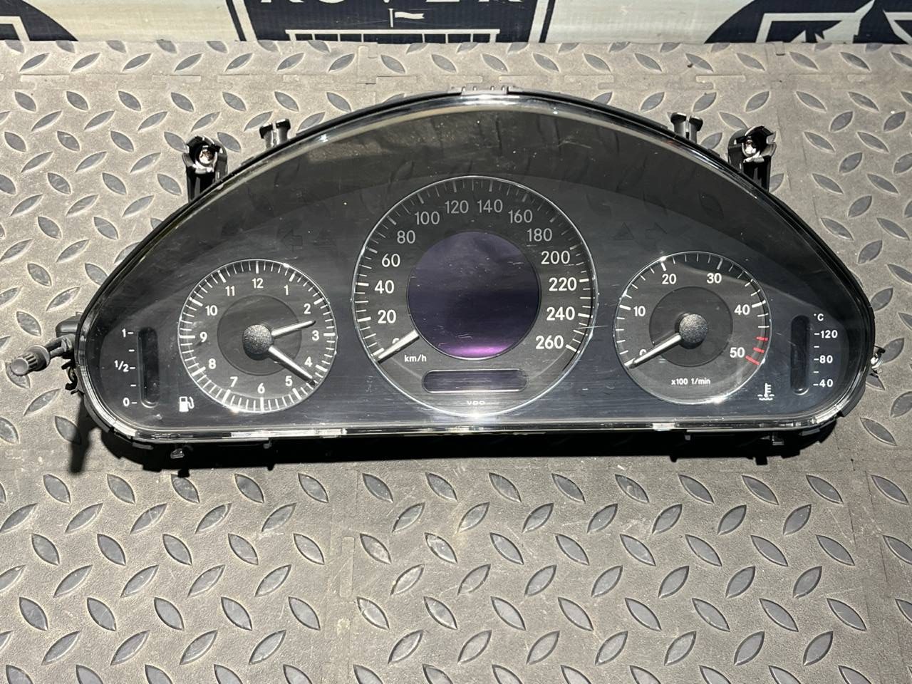 Комбинация приборов (Щиток) Mercedes E/W211 2002-2009