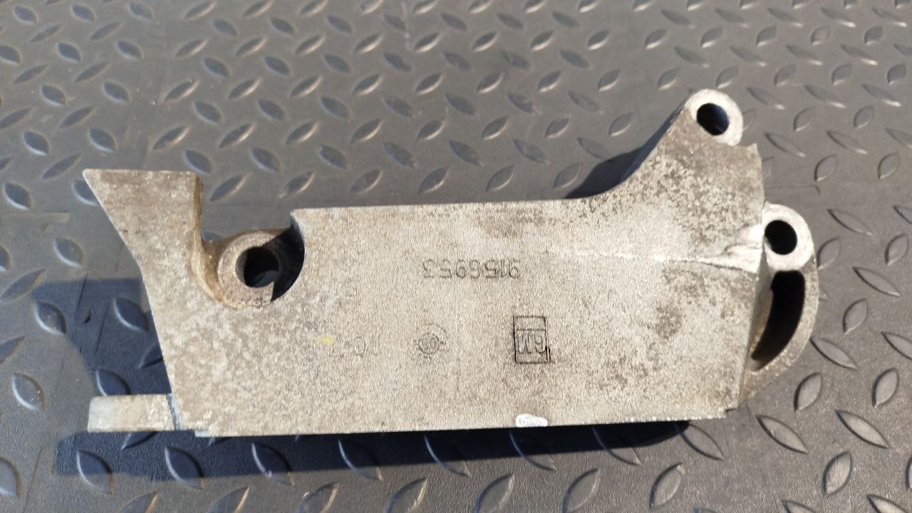 Кронштейн двигателя Opel Signum 2003-2008