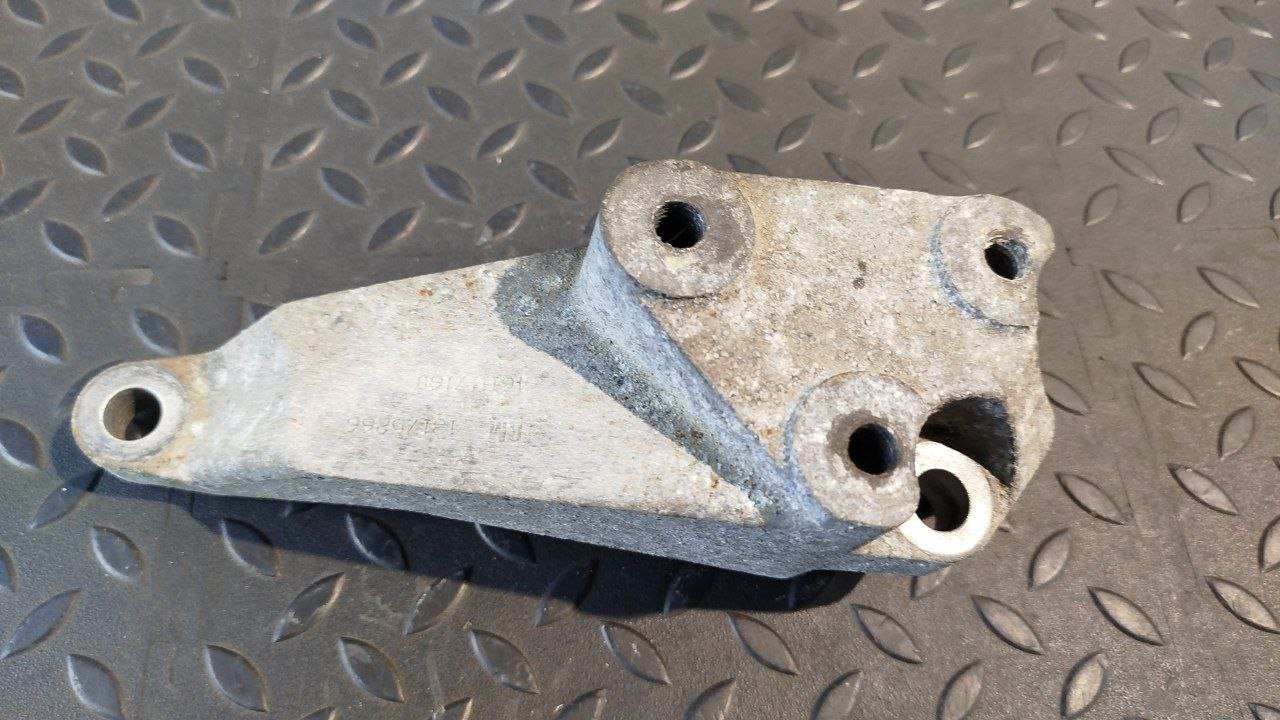 Кронштейн двигателя Opel Signum 2003-2008